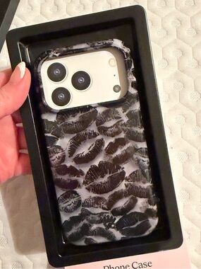 Brand new velvet caviar iPhone 17 Pro case
Black lips
